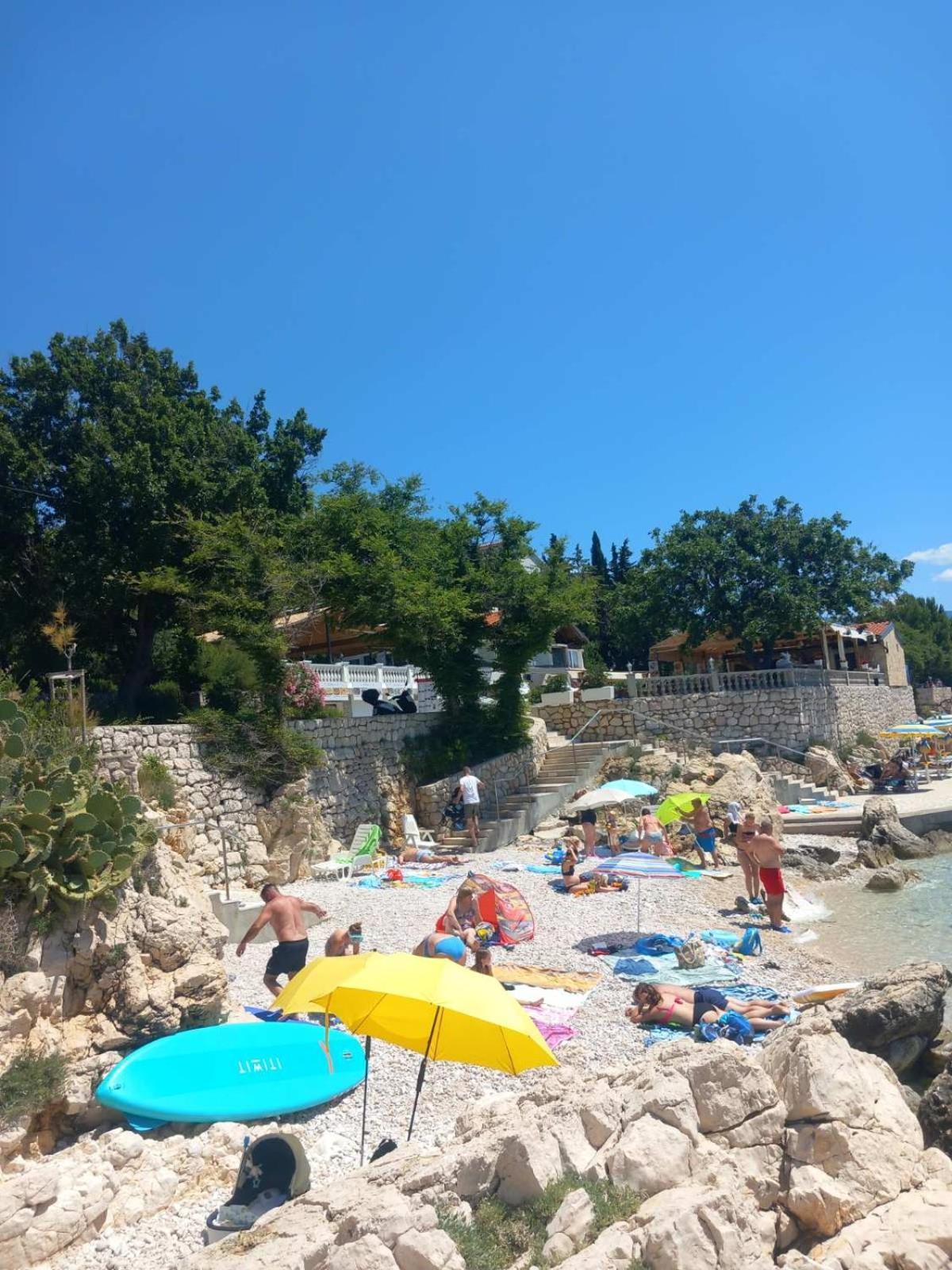 Apartments Maricic 200 Meters From The Beach نوفي فينودولسكي المظهر الخارجي الصورة