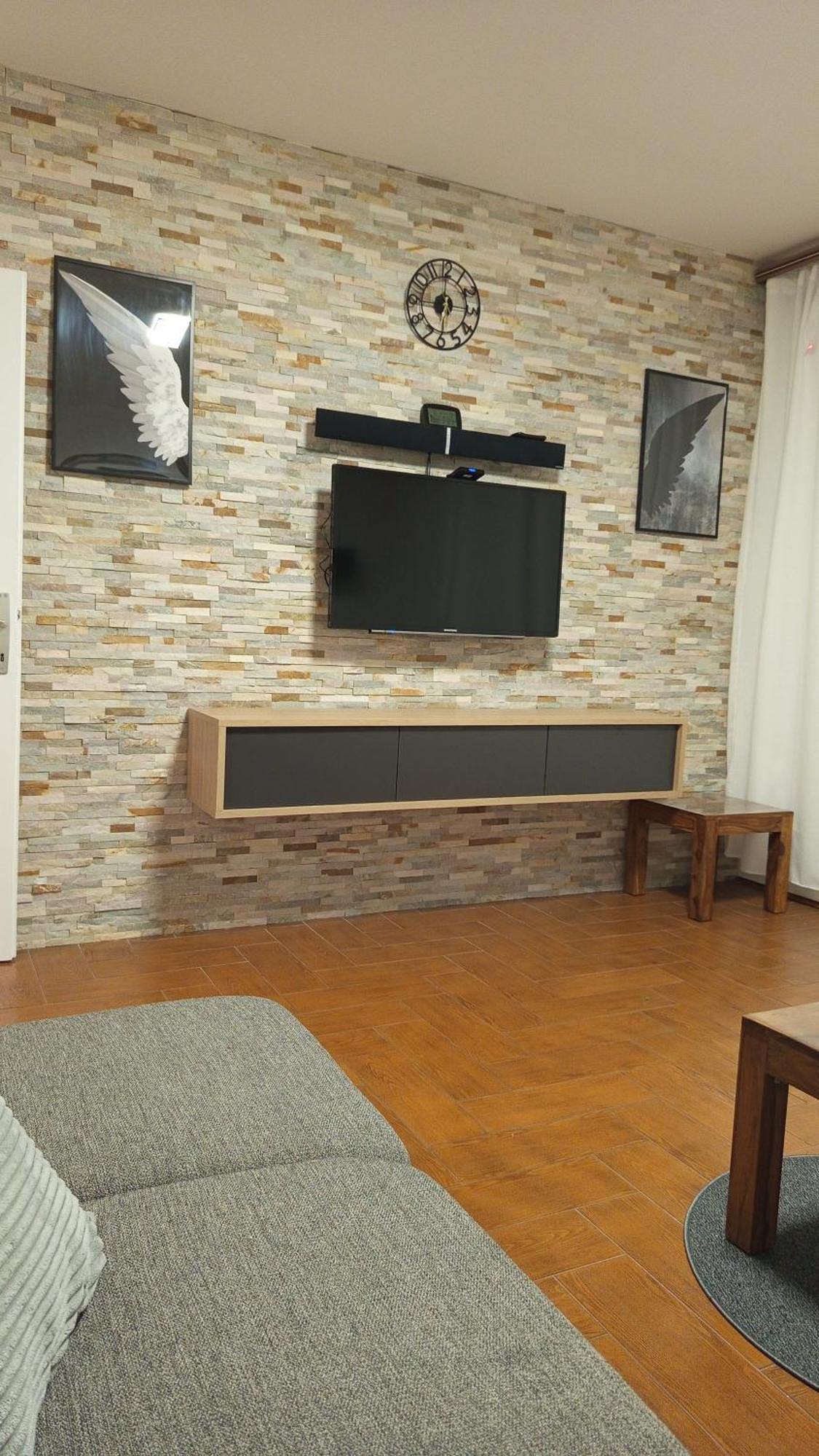 Apartments Maricic 200 Meters From The Beach نوفي فينودولسكي الغرفة الصورة