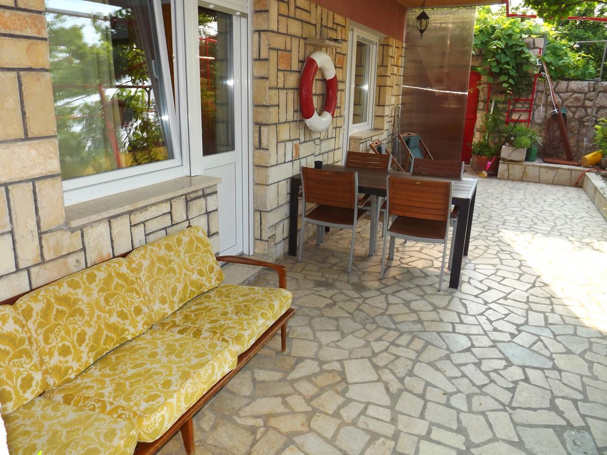 Apartments Maricic 200 Meters From The Beach نوفي فينودولسكي المظهر الخارجي الصورة