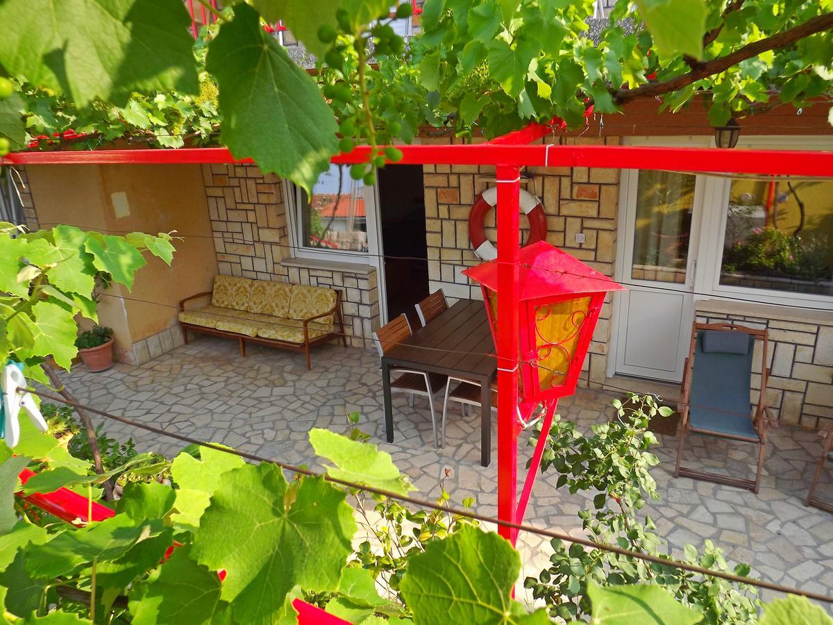 Apartments Maricic 200 Meters From The Beach نوفي فينودولسكي المظهر الخارجي الصورة