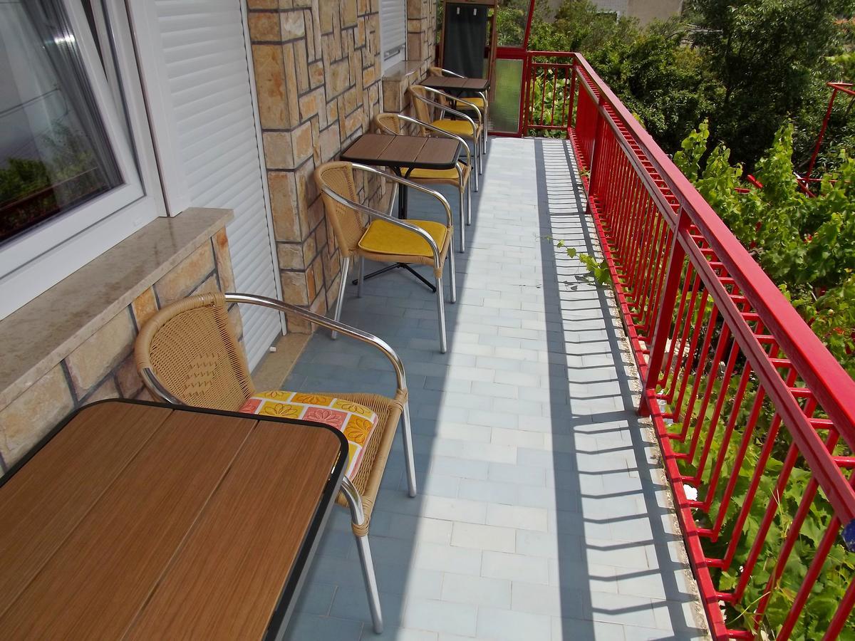 Apartments Maricic 200 Meters From The Beach نوفي فينودولسكي المظهر الخارجي الصورة