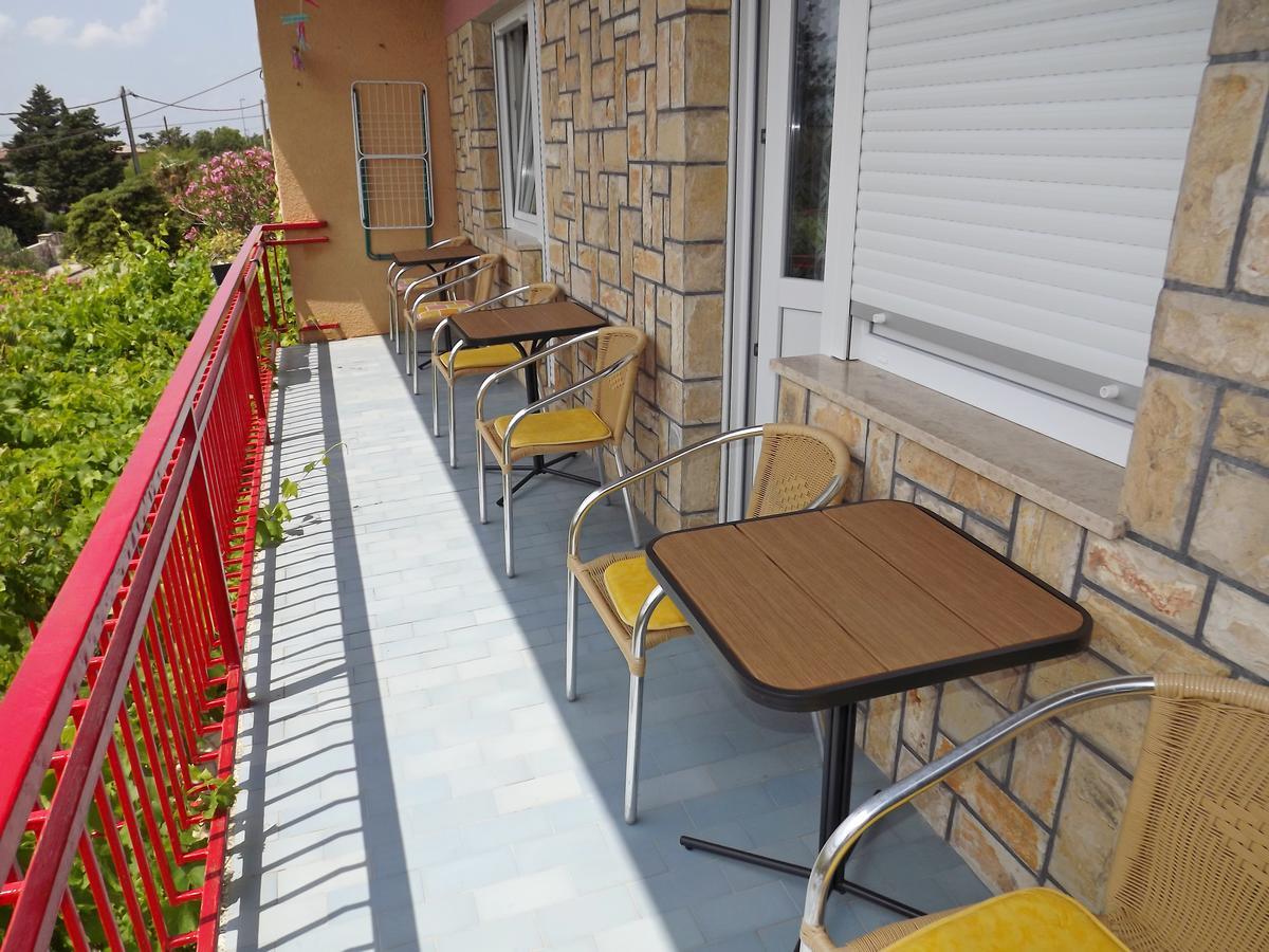 Apartments Maricic 200 Meters From The Beach نوفي فينودولسكي المظهر الخارجي الصورة