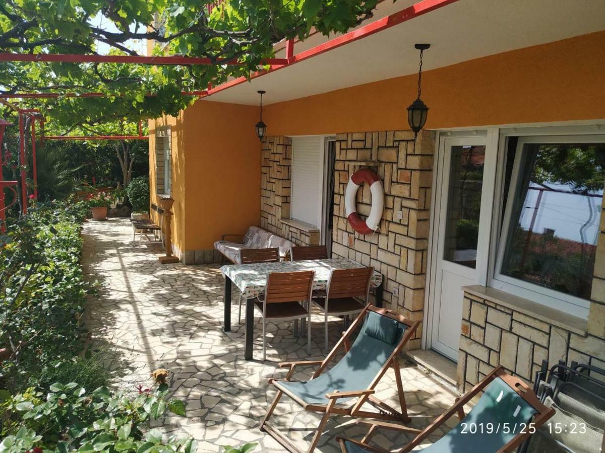 Apartments Maricic 200 Meters From The Beach نوفي فينودولسكي المظهر الخارجي الصورة
