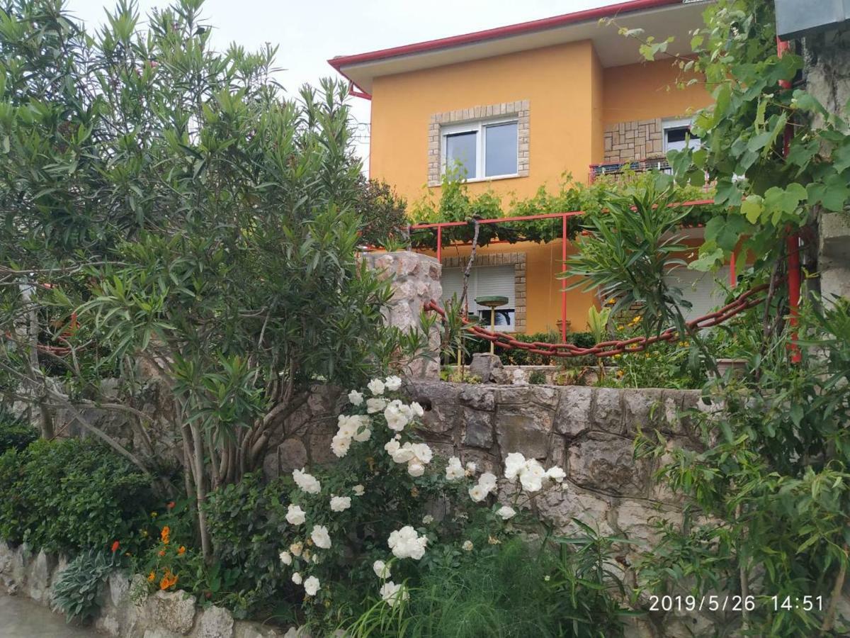 Apartments Maricic 200 Meters From The Beach نوفي فينودولسكي المظهر الخارجي الصورة