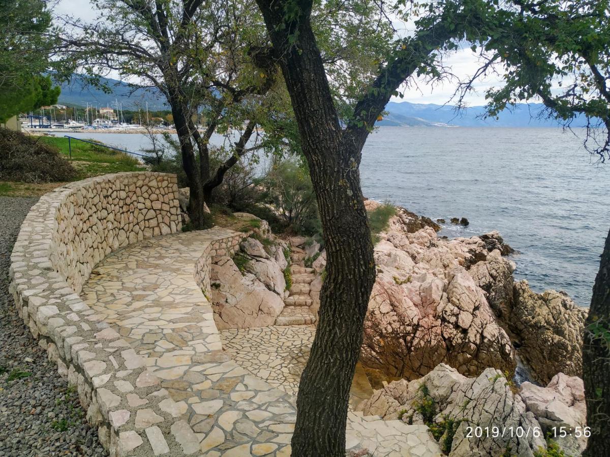 Apartments Maricic 200 Meters From The Beach نوفي فينودولسكي المظهر الخارجي الصورة