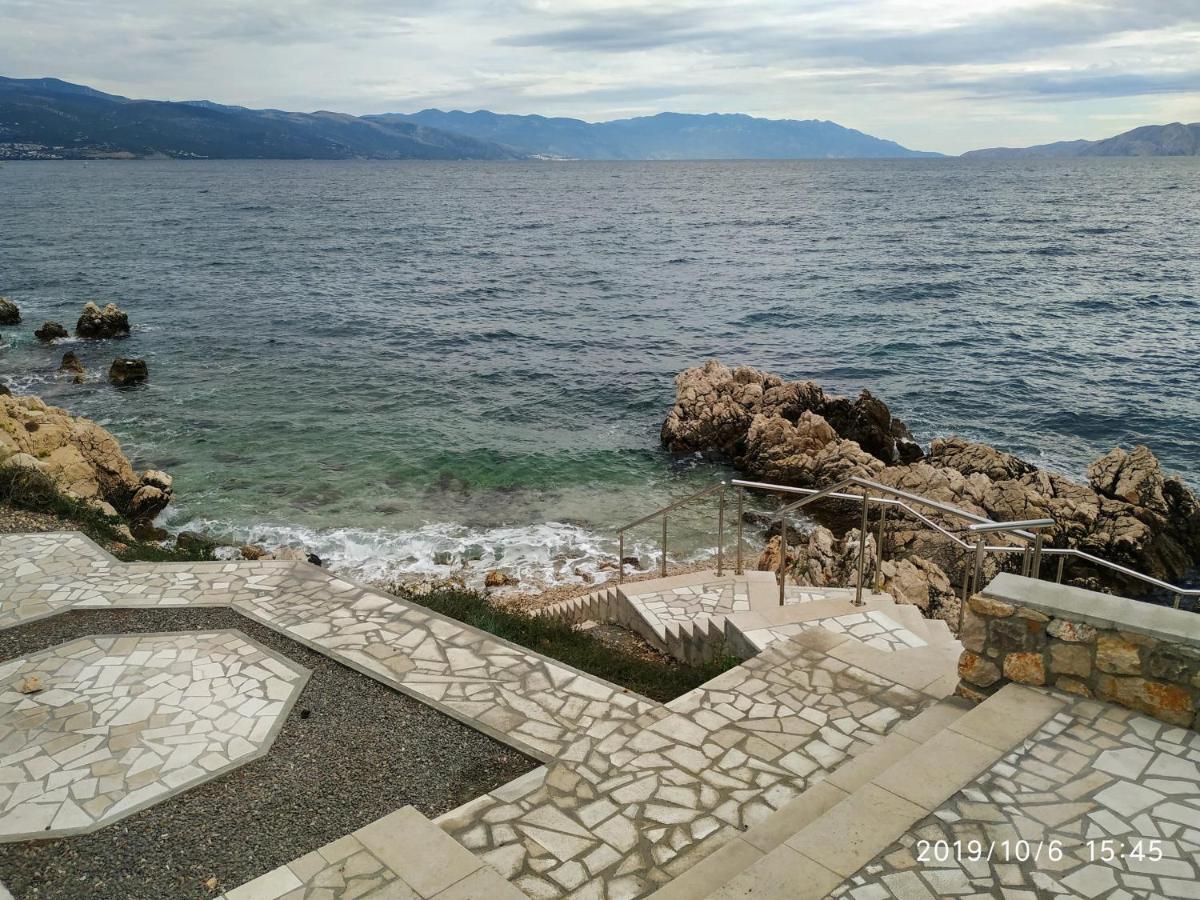 Apartments Maricic 200 Meters From The Beach نوفي فينودولسكي المظهر الخارجي الصورة