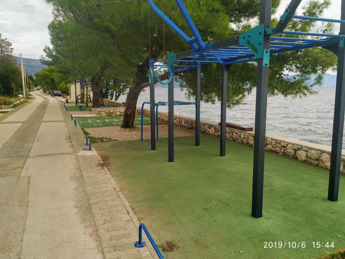Apartments Maricic 200 Meters From The Beach نوفي فينودولسكي المظهر الخارجي الصورة